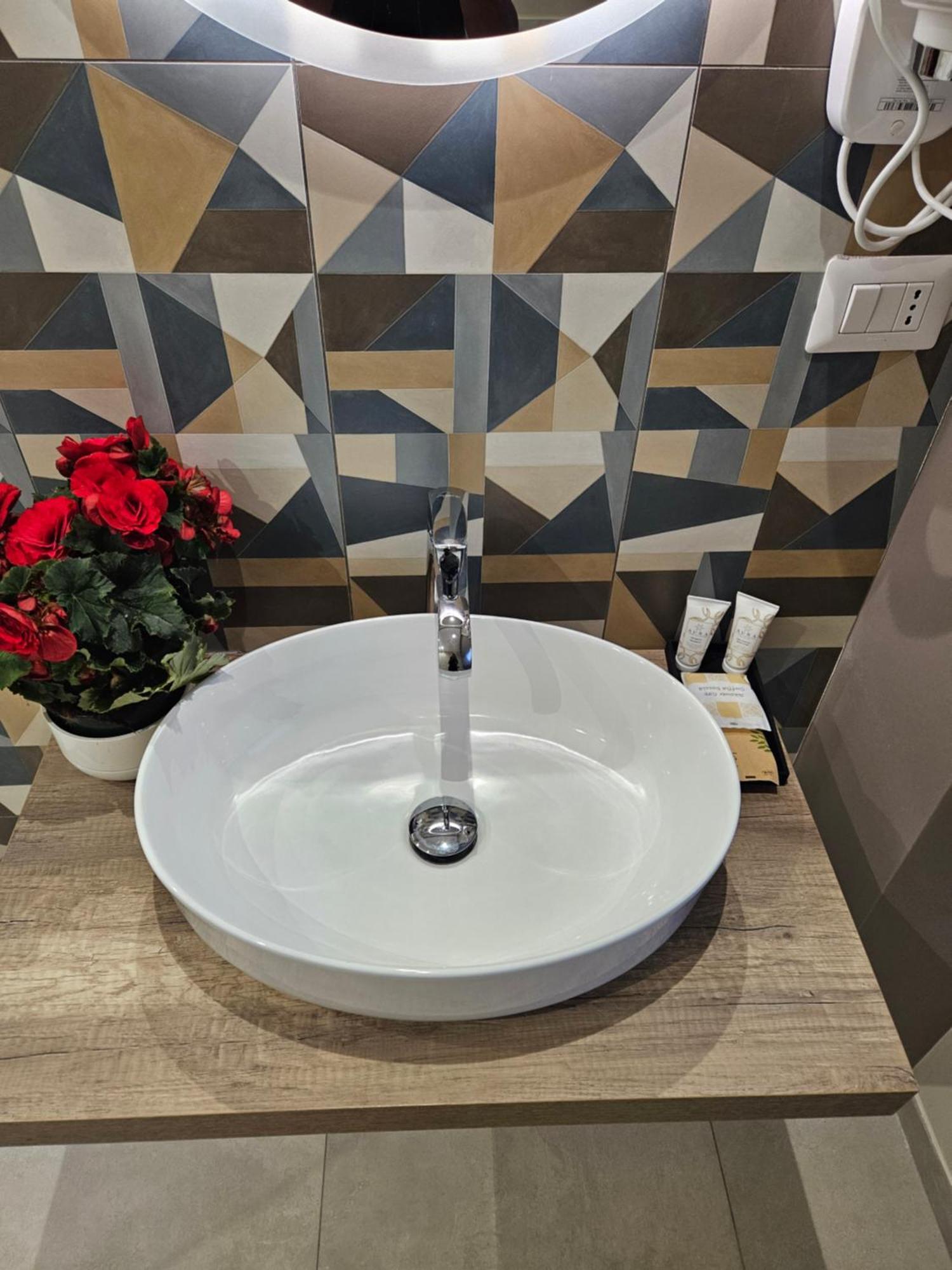 Santrid Suites Catania Bagian luar foto